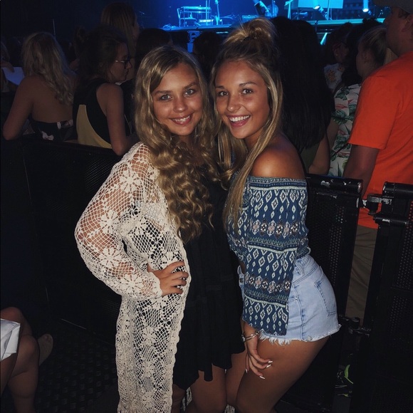 Meet your Posher, Lexi - Picture 5 of 8